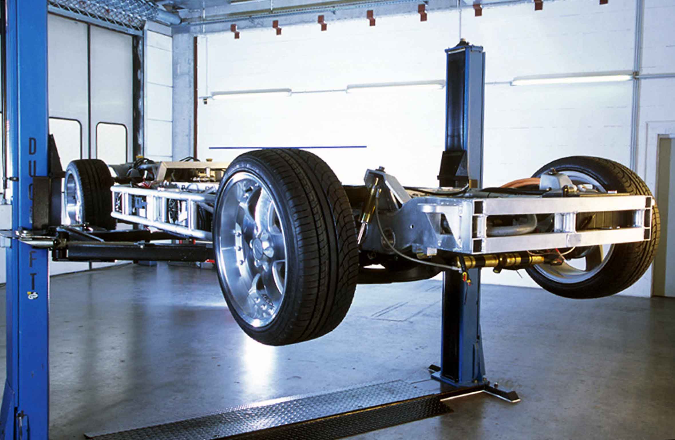 GM Hy-Wire skateboard chassis